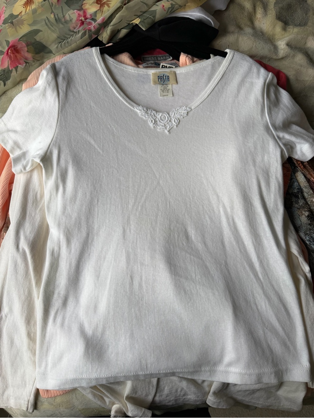 Pasta Women’s White Knit Solid Scoop Neck Short Sleeve Embroidered T-Shirt L